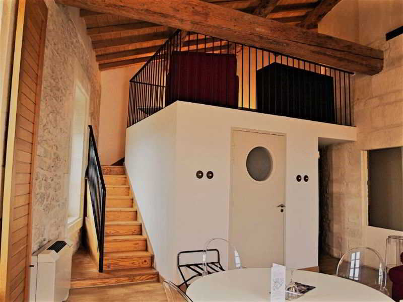 Appart'hôtel Odalys Le Cheval Blanc Nîmes Extérieur photo