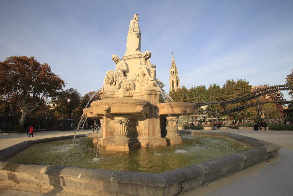 Appart'hôtel Odalys Le Cheval Blanc Nîmes Extérieur photo